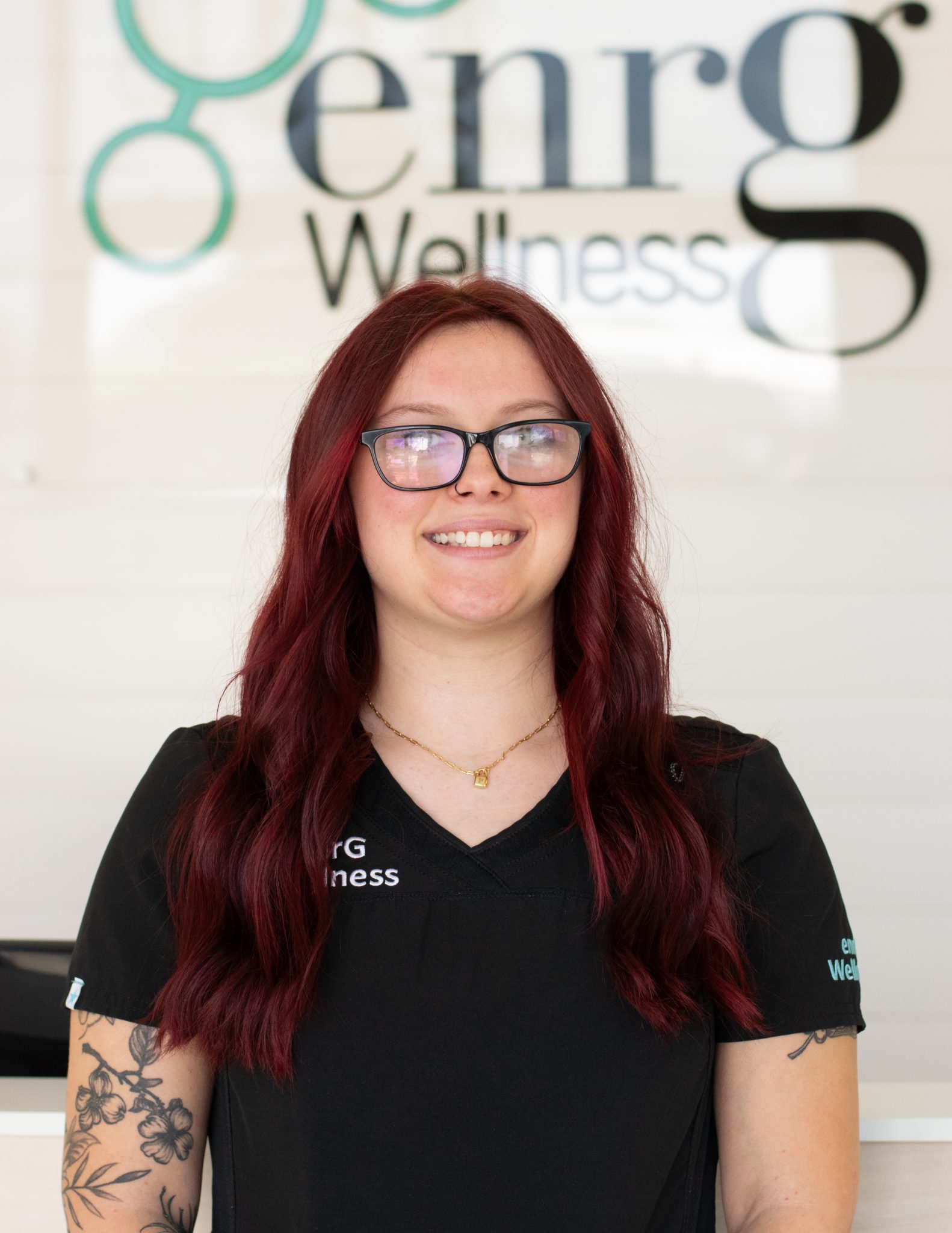 Bella Thomas, Receptionist